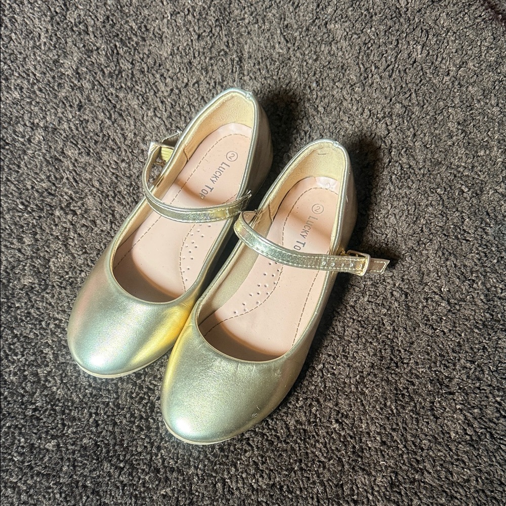 #1000 Charming Gold Kids' Dress Shoes with Strap